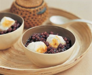 Sweet azuki bean soup with mochi rice cake