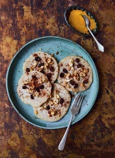 Sweet cashew, raisin and cinnamon uttapams