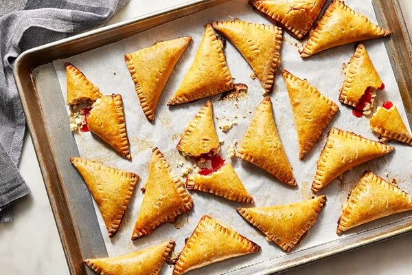 Sweet cheese kreplach with jam