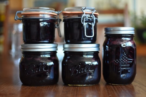 Sweet cherry balsamic jam