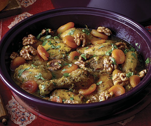 Sweet chicken tagine with apricots and caramelized walnuts