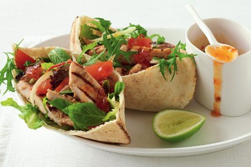 Sweet chilli chicken pittas
