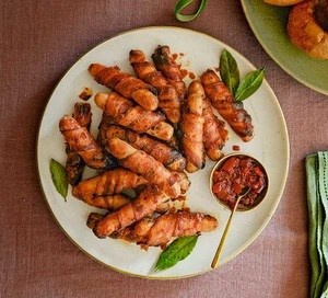 Sweet chilli-glazed pigs in blankets