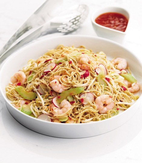 Sweet chilli prawn and egg noodle salad