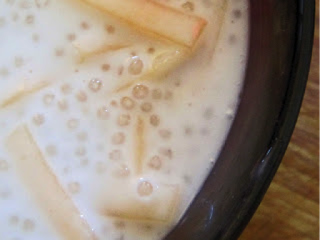 Sweet coconut tapioca soup (Yēzhī xīmǐ lù / 椰汁西米露)