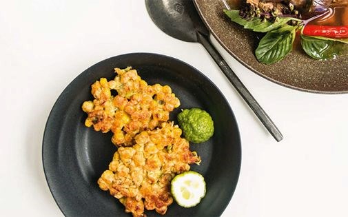 Sweet corn curry cakes