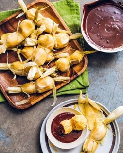 Sweet corn tamales (Tamales dulces de elote)