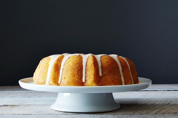 Sweet cream bundt cake (with maple drizzle)