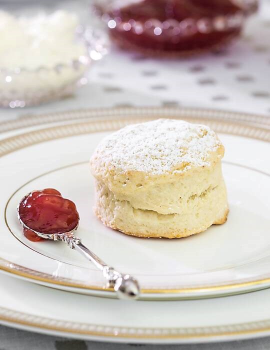 Sweet cream scones