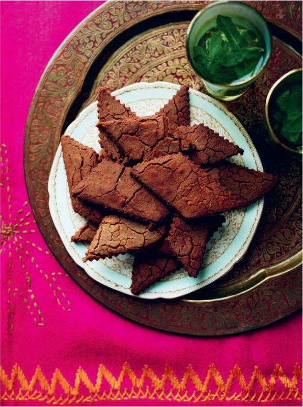 Sweet deep-fried snacks (Shaker pare)