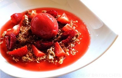 Sweet Eve strawberry sorbet with strawberry jelly, bergamot cream and white chocolate crumble