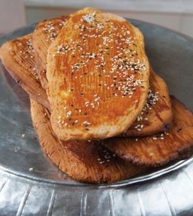 Sweet gingerbread (Nan-e qandi)
