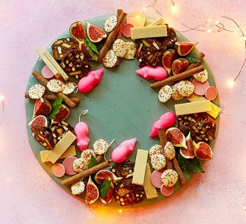 Sweet grazing wreath