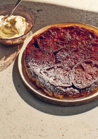Sweet green tomato tart