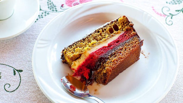 Sweet layered sponge cake (Pizza dolce)