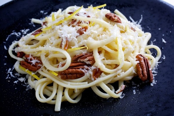Sweet lemon-pecan linguine