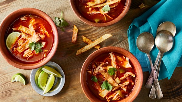 Sweet lime and chicken soup (Sopa de lima)