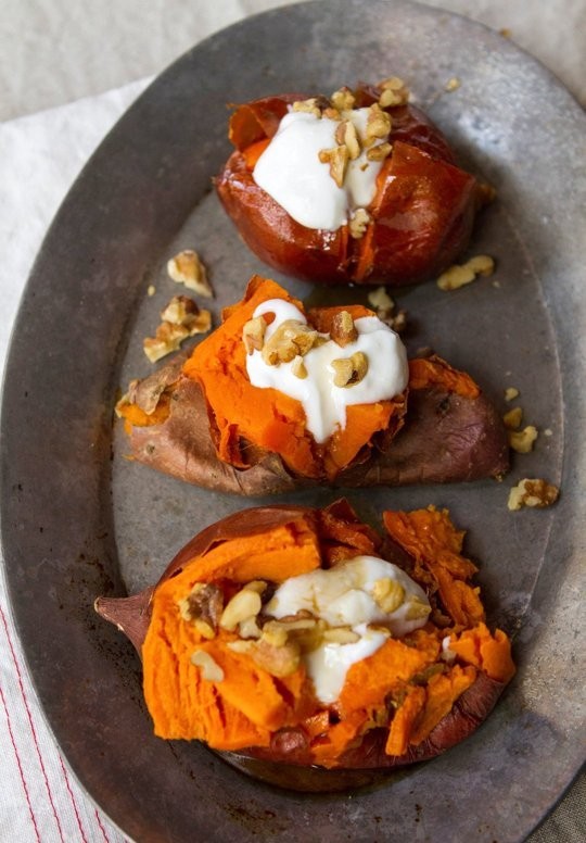 Sweet morning potato with yogurt, maple syrup & nuts