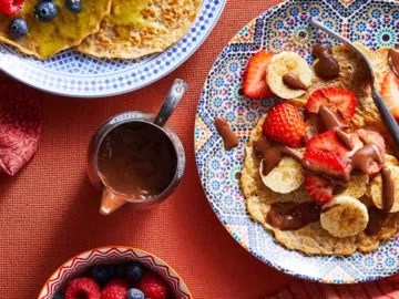 Sweet Moroccan pancakes (Baghrir) [maple-orange sauce; banana-chocolate sauce]