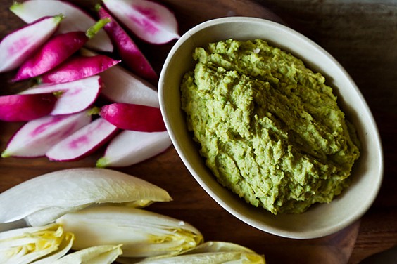 Sweet pea hummus