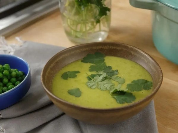 Sweet pea soup with coconut and ginger 