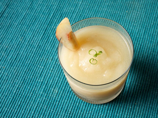 Sweet peach frozen daiquiri with white pepper and green tea