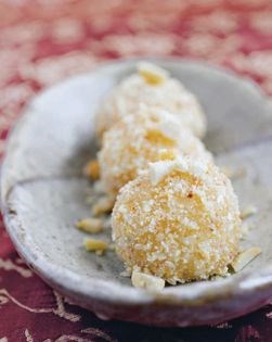 Sweet peanut nuggets