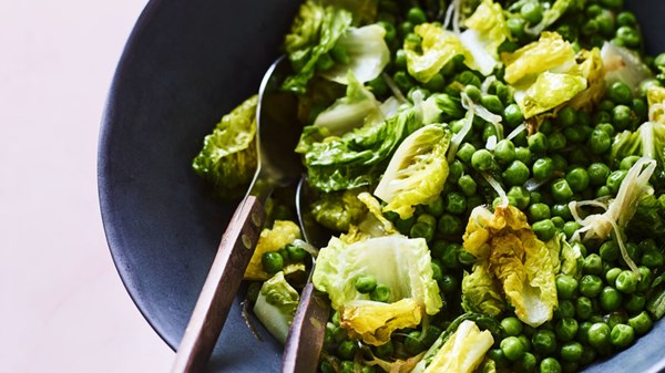 Sweet peas with shallots and gem lettuce