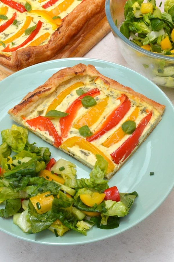 Sweet pepper tart: easy puff pastry version