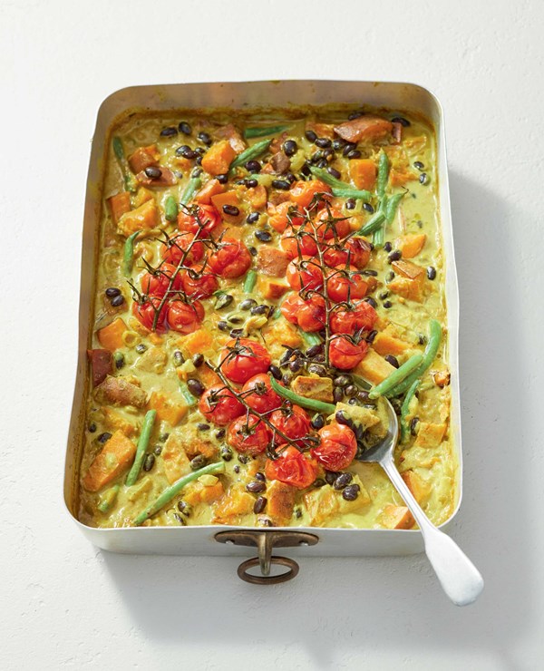 Sweet potato & black bean traybake curry