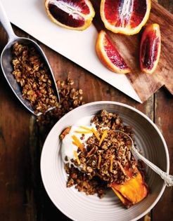 Sweet potato breakfast with gingerbread pecan crisp