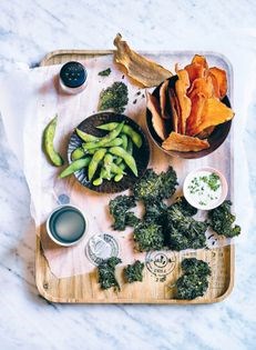 Sweet potato crisps with a creamy chilli sauce