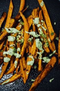 Sweet potato fries with basil yogurt sauce