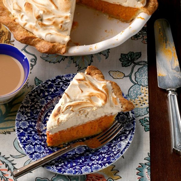 Sweet potato-gingerbread meringue pie