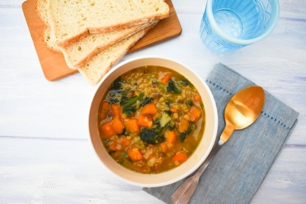  Sweet potato, green lentil & spinach soup