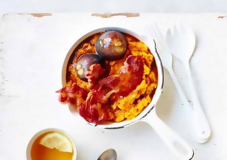 Sweet potato mash with bacon and caramelized red onions