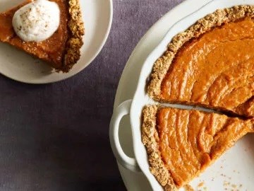 Sweet potato pie [whipped aquafaba cream]