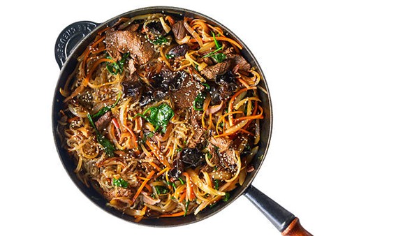 Sweet potato vermicelli and beef stir-fry (Japchae)