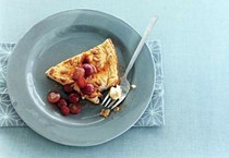 Sweet ricotta pudding with roasted grapes