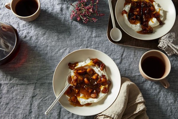 Sweet roasted chestnuts with vanilla and fennel