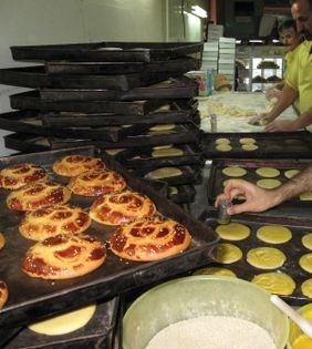 Sweet sesame buns (Nan-e komaj-e Hamadani)