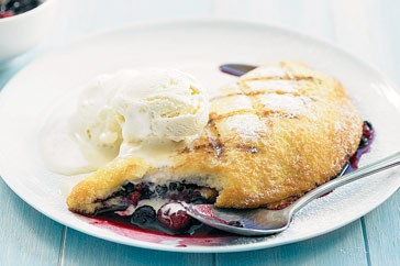 Sweet, souffléd berry omelette