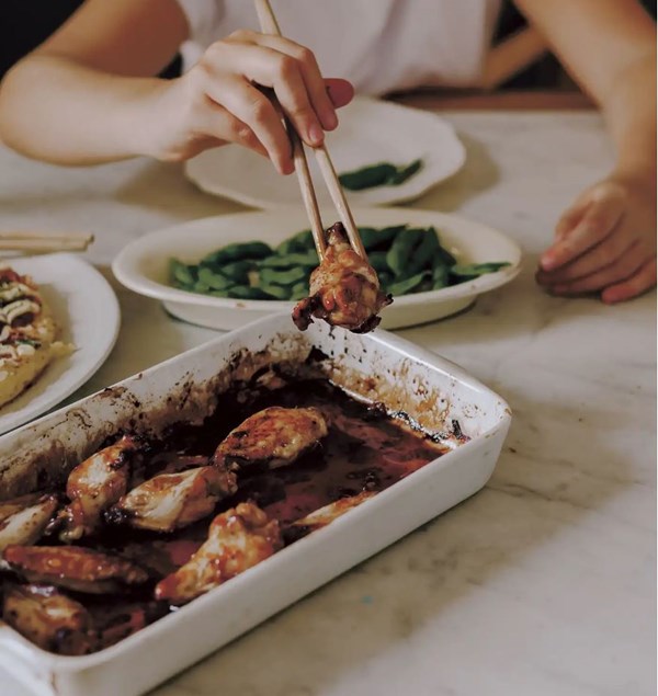 Sweet soy baked chicken wings (Tebasaki no obunyaki)