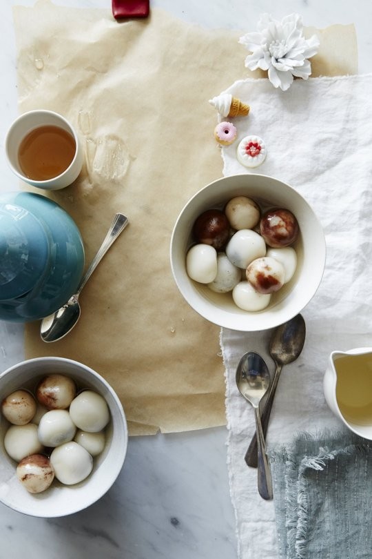 Sweet sticky rice balls in soup (Yin-yang tong yuan)