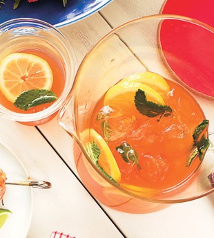 Sweet tea with vodka and lemonade