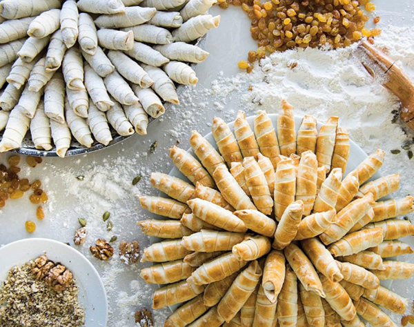 Sweet walnut-cardamom cookies (Mutaki)
