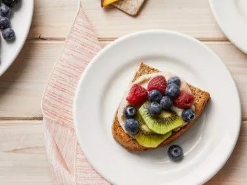 Sweet white bean toasts with berries 