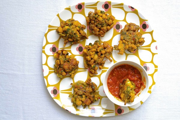 Sweetcorn and paneer bhaji with hot and spicy tomato chutney