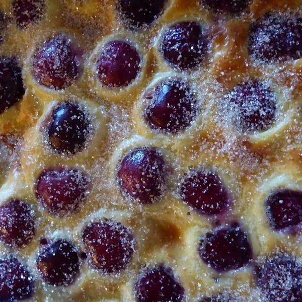 Sweetened cherry batter (Le clafoutis)