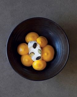 Sweetened garden pumpkins with frozen sheep's milk yoghurt